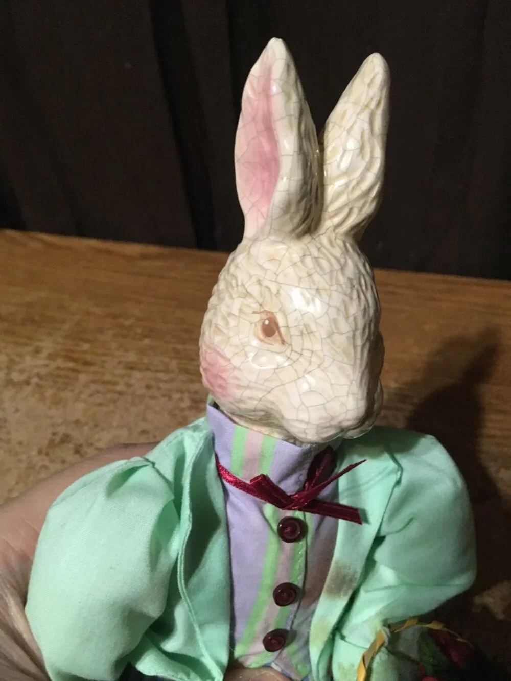 2002 AVON GIFT COLLECTION DAD BUNNY RABBIT SHELF SITTER HOLDING BASKET EASTER